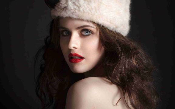 Alexandra daddario beautiful eyes with red lips