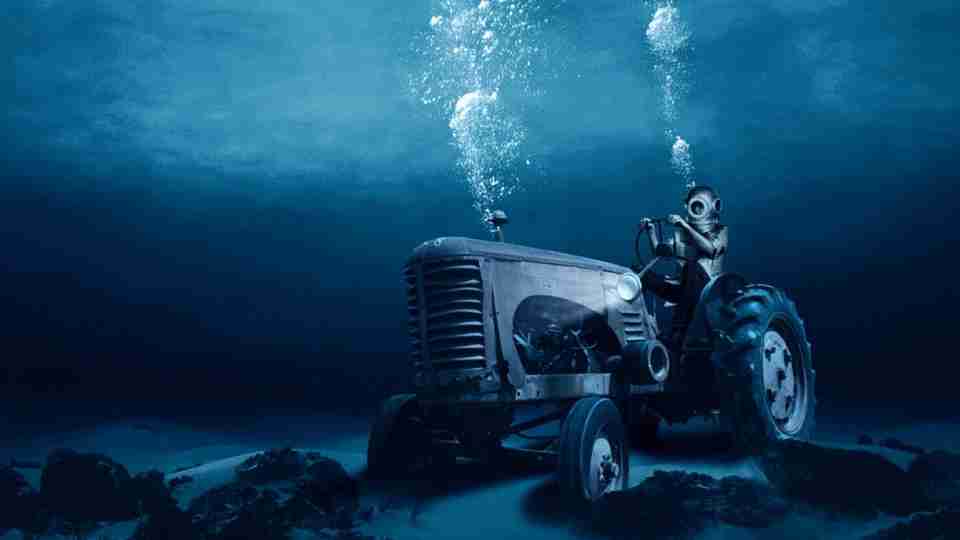 Amazing underwater tractor hd wallpaper free