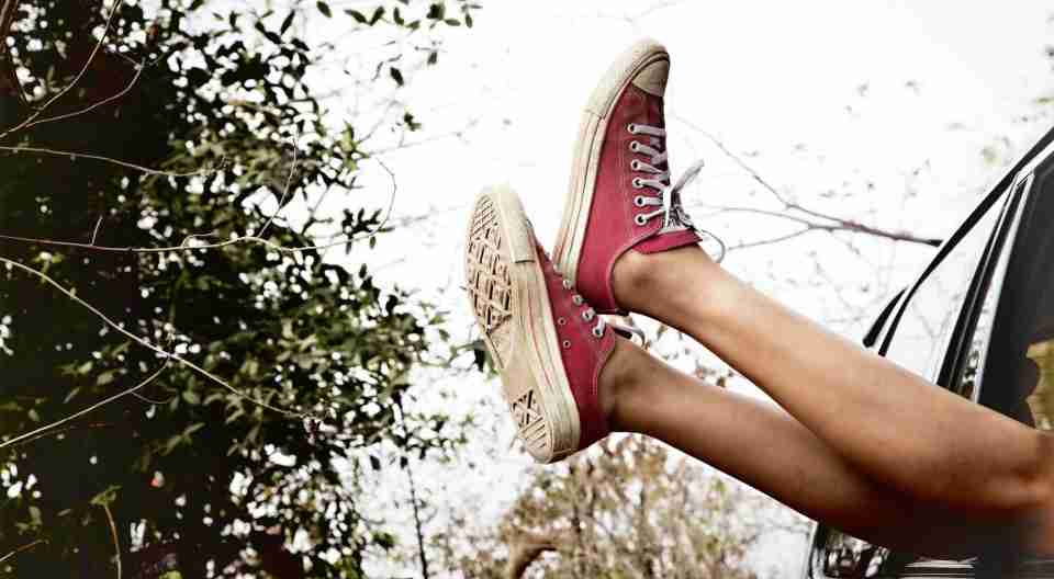 Girl legs, red converse sneakers whatsapp dp