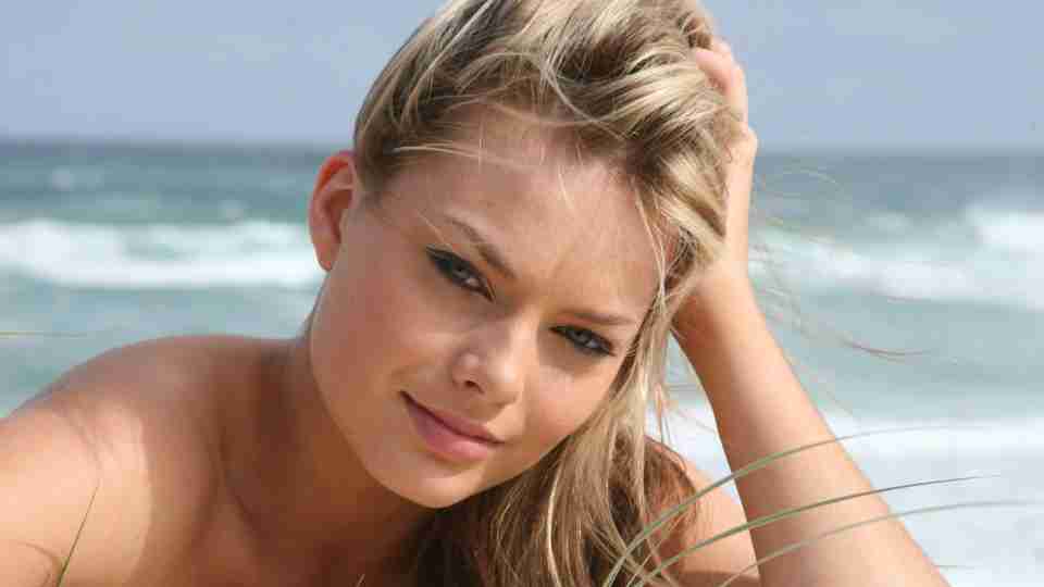 Hot actress margot robbie on beach