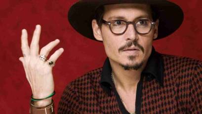 Johnny depp with goggles and hat hd wallpaper