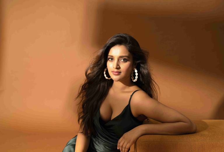 Nidhi agerwal hot actress with black dress full hd wallpaper