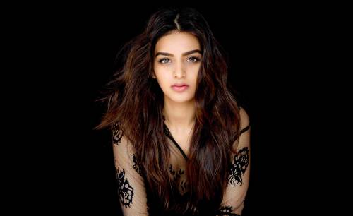 Nidhi agerwal wallpaper with black background