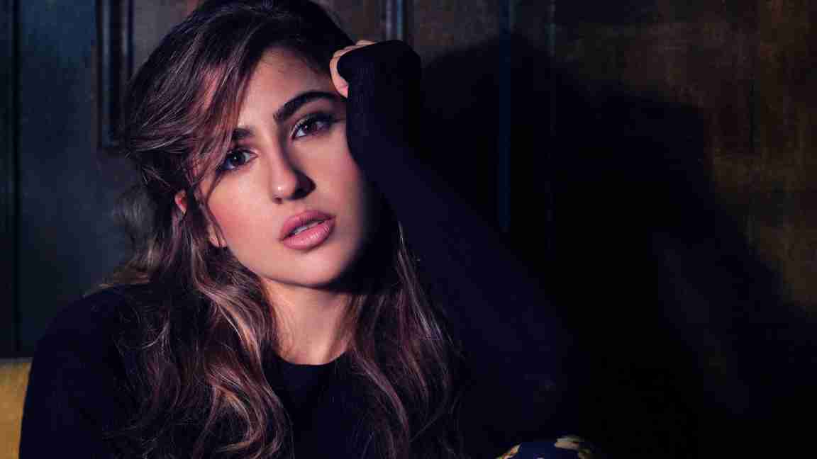 sara ali khan new movie hot wallpaper